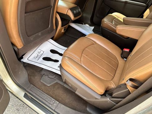 Used 2015 Buick Enclave Leather FWD image 9