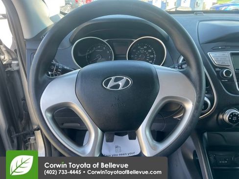 Used 2013 Hyundai Tucson GL image 22
