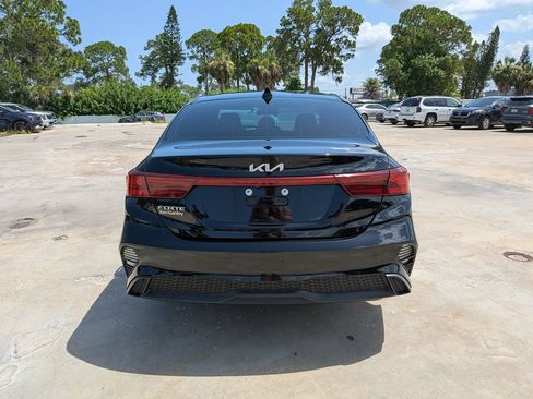 Certified 2023 Kia Forte LXS FWD image 7