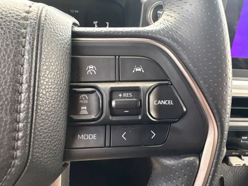 Certified 2025 Toyota 4Runner SR5 AWD/4WD image 10