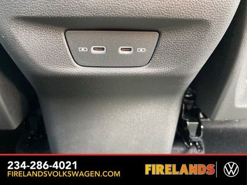 New 2025 Volkswagen Tiguan SE image 55