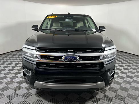 Used 2024 Ford Expedition Limited image 2
