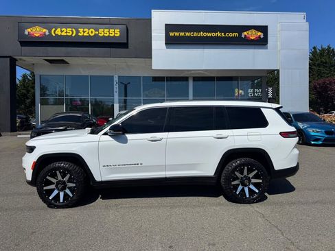 Used 2022 Jeep Grand Cherokee L Limited AWD/4WD image 2