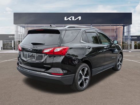 Used 2019 Chevrolet Equinox Premier FWD image 4