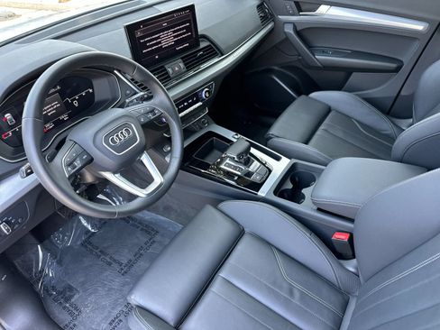 Used 2025 Audi Q5 2.0T Premium w/ Convenience Plus Package AWD/4WD image 11