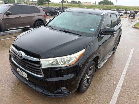 Used 2016 Toyota Highlander XLE image 1