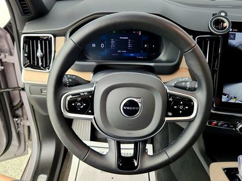 Used 2026 Volvo XC90 B6 Plus w/ Protection Package Premier AWD/4WD image 14