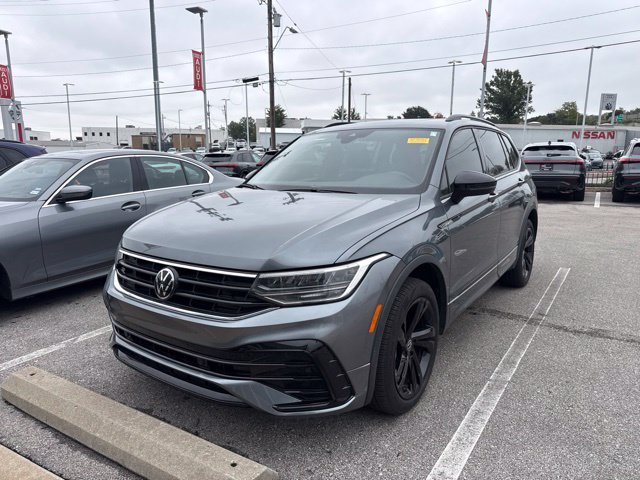 Used 2023 Volkswagen Tiguan SE R-Line FWD image 1