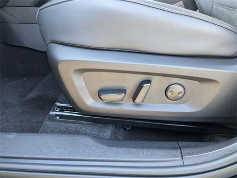 New 2025 Mitsubishi Outlander SE image 14