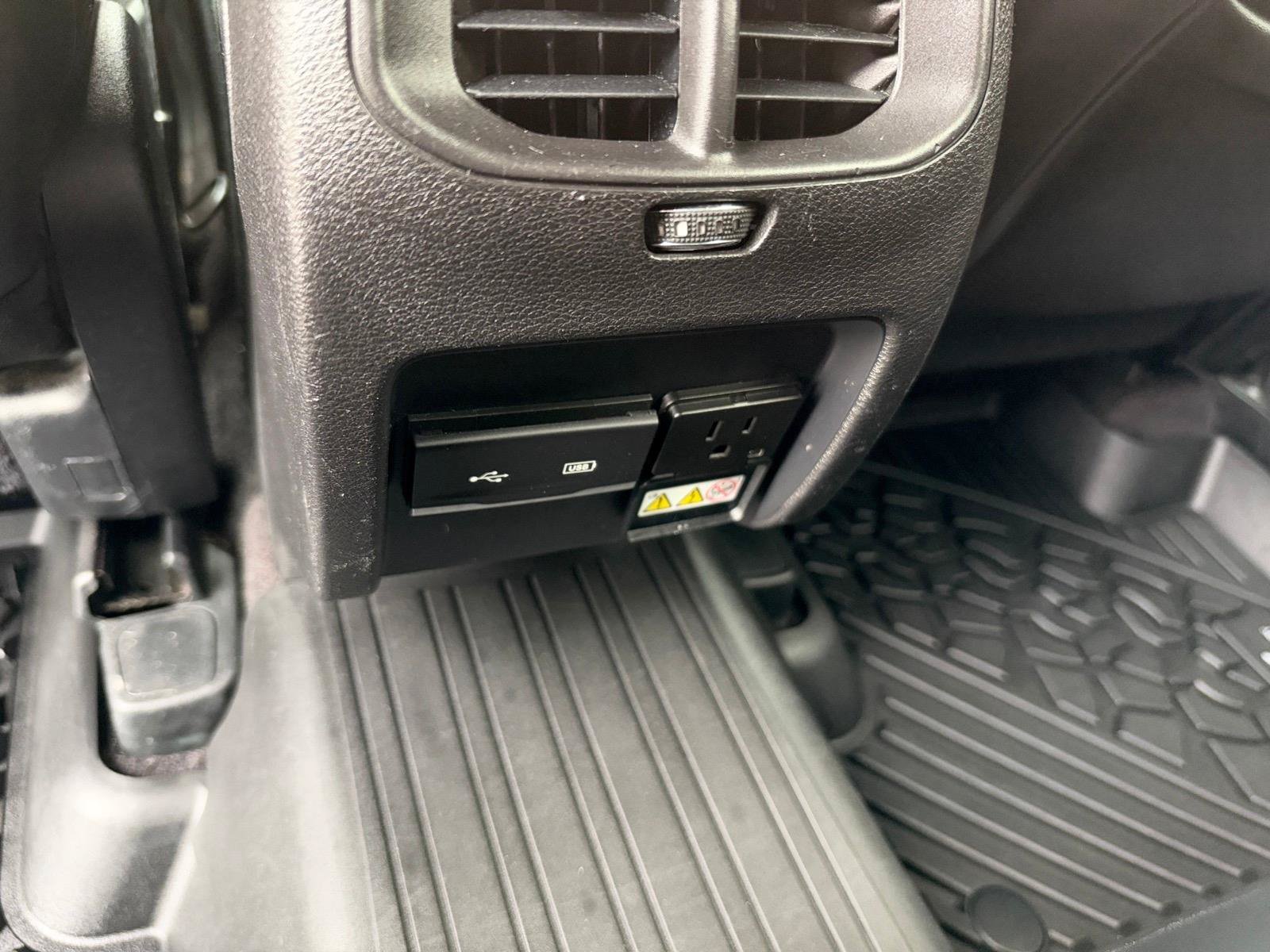 Used 2019 Jeep Cherokee Limited FWD image 9