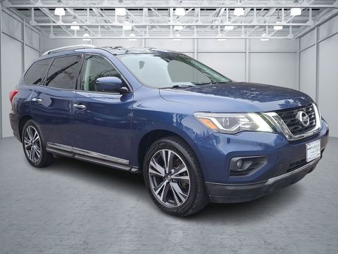 Used 2020 Nissan Pathfinder Platinum image 7