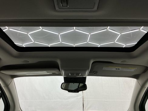 Used 2018 Buick Encore Essence FWD image 26