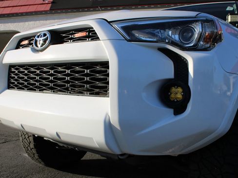 Used 2018 Toyota 4Runner SR5 image 42