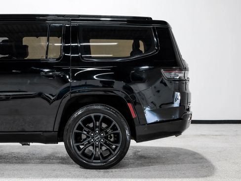 Used 2022 Jeep Grand Wagoneer Series II image 11