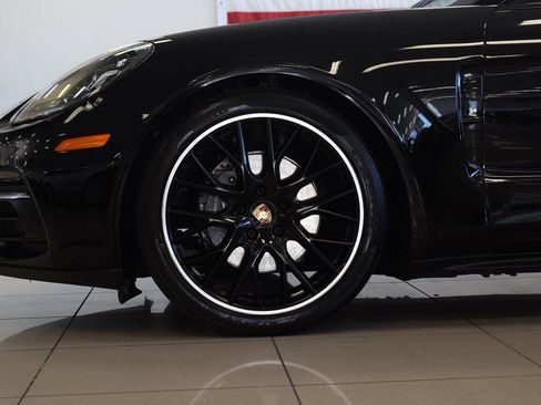 Used 2018 Porsche Panamera 4 AWD/4WD image 27