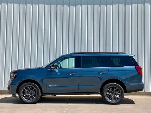 New 2027 Ford Expedition Platinum w/ Driver's Package AWD/4WD image 3