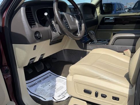 Used 2016 Lincoln Navigator Reserve AWD/4WD image 9