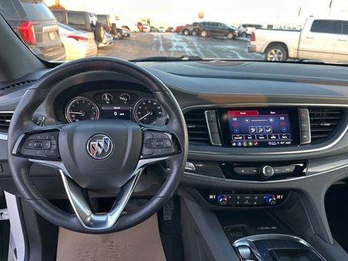 Used 2023 Buick Enclave Essence image 13