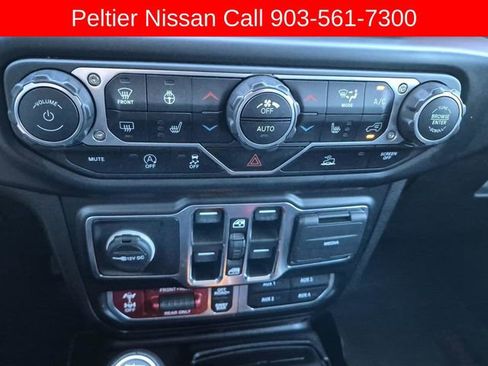 Used 2022 Jeep Gladiator Rubicon w/ Cold Weather Group image 37