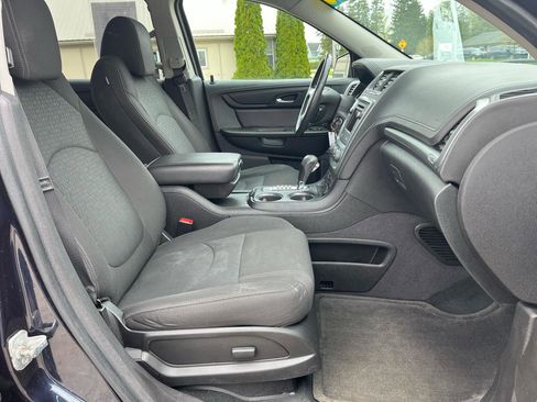 Used 2016 GMC Acadia SLE FWD image 18