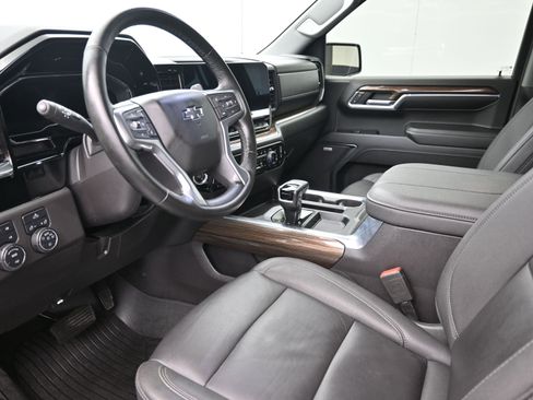 Used 2024 Chevrolet Silverado 1500 LT Trail Boss w/ Convenience Package II image 11