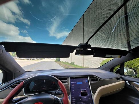 Used 2016 Tesla Model X P90D image 11