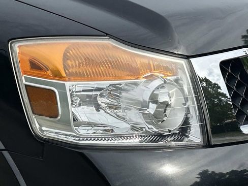 Used 2014 Nissan Armada Platinum w/ 2nd Row Captain Seat Package RWD image 10