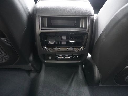 Used 2023 Jeep Grand Cherokee Limited AWD/4WD image 33