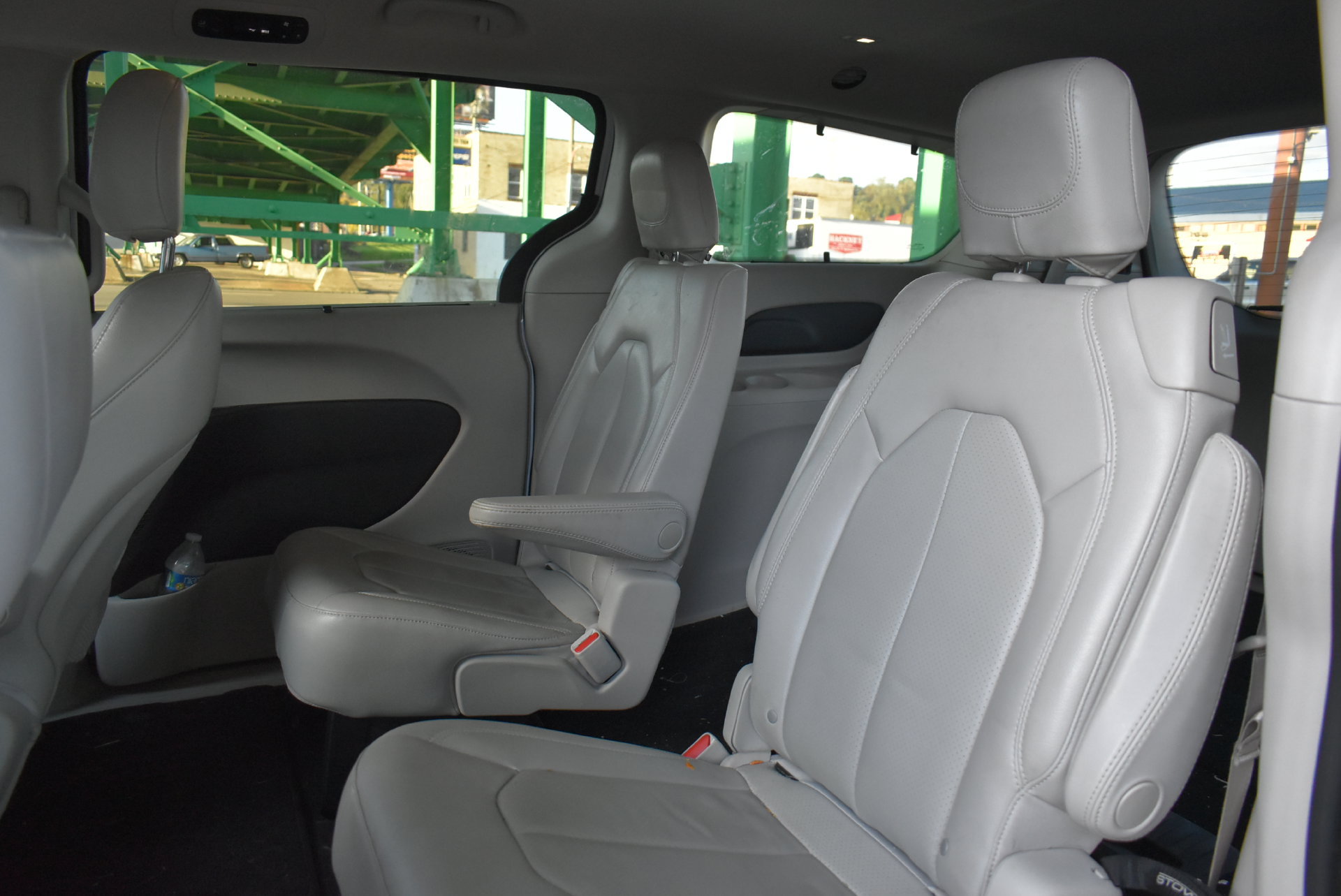 Used 2021 Chrysler Pacifica Touring-L FWD image 15