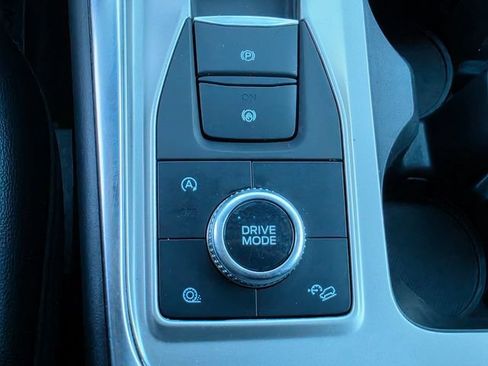 Used 2020 Ford Explorer XLT w/ Equipment Group 202A AWD/4WD image 26