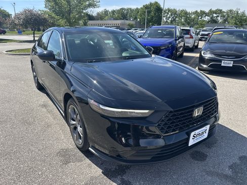 Used 2023 Honda Accord EX image 2