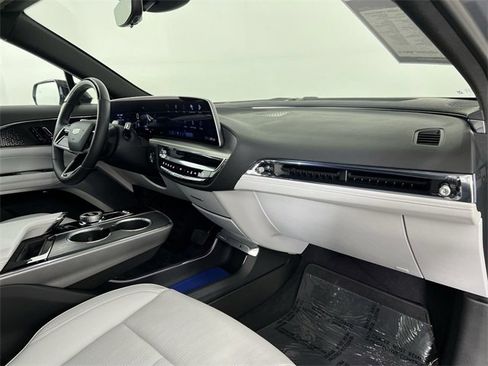 Used 2023 Cadillac Lyriq 2WD image 30