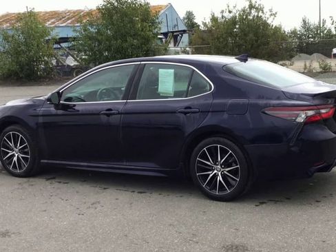 Used 2022 Toyota Camry SE image 6