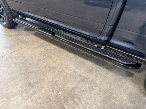 Used 2025 RAM 2500 Big Horn AWD/4WD image 32