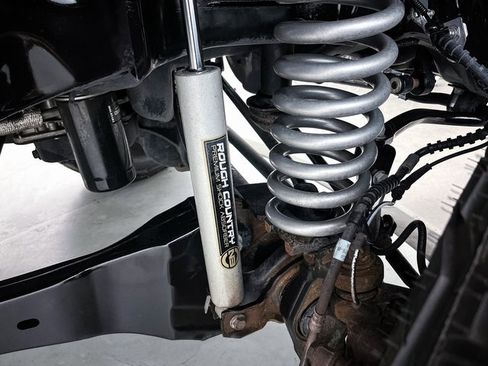 Used 2021 Ford F250 Lariat w/ FX4 Off-Road Package image 6