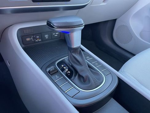 Used 2025 Hyundai Kona SEL image 21