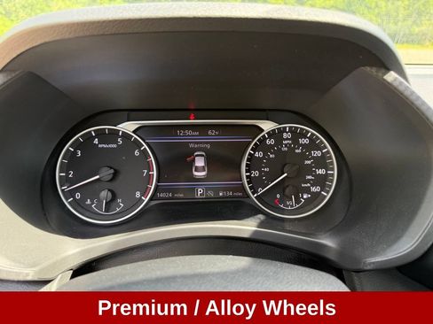 Used 2025 Nissan Sentra SV FWD image 16