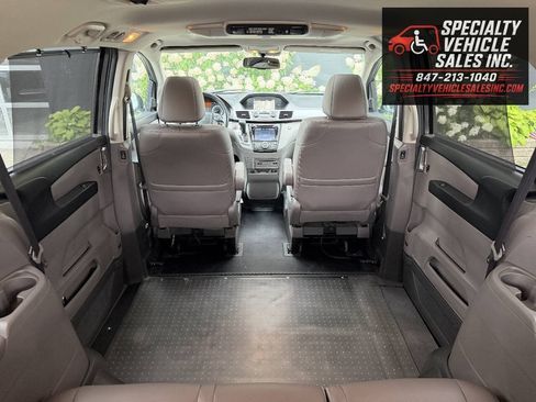 Used 2014 Honda Odyssey Touring Elite image 23