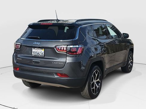 Used 2024 Jeep Compass Limited image 3