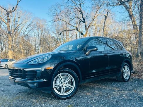 Used 2016 Porsche Cayenne S AWD/4WD image 2