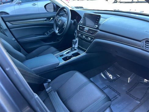 Used 2019 Honda Accord EX image 18