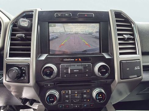 Used 2015 Ford F150 Lariat w/ Equipment Group 502A Luxury AWD/4WD image 12