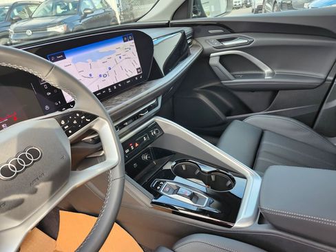 New 2025 Audi Q5 Premium Plus image 9