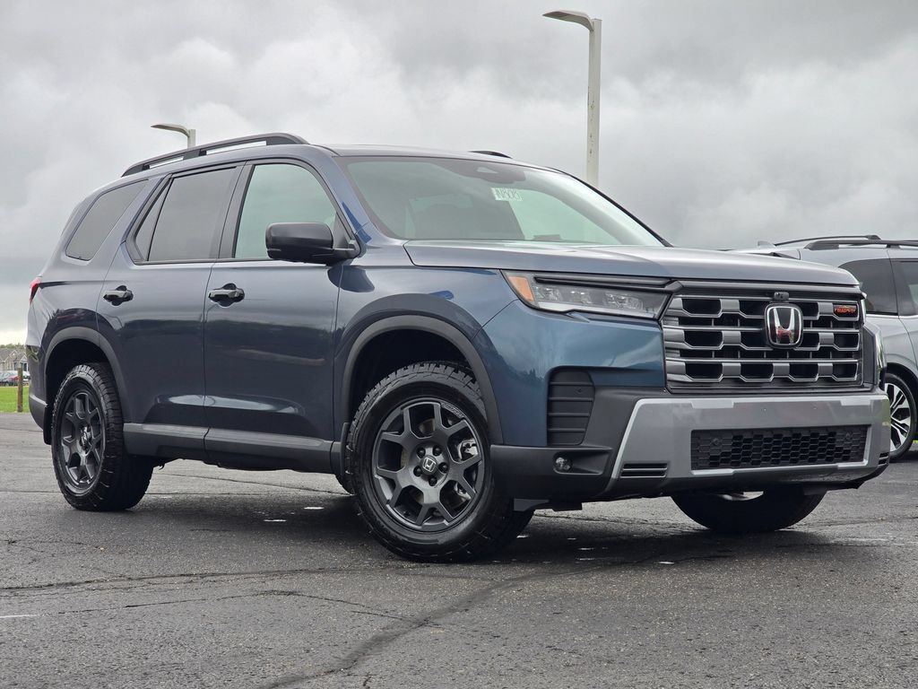 New 2026 Honda Pilot TrailSport image 2