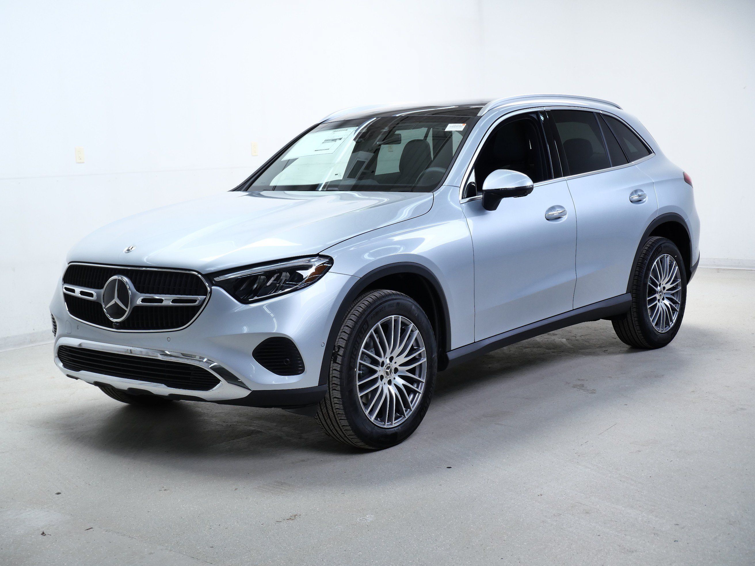 New 2026 Mercedes-Benz GLC 300 4MATIC image 4