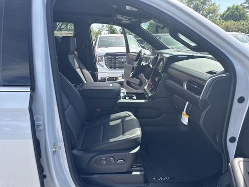New 2026 GMC Yukon Denali w/ Denali Reserve Package AWD/4WD image 26