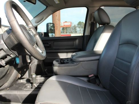 Used 2016 RAM 3500 Tradesman w/ Chrome Appearance Group image 15