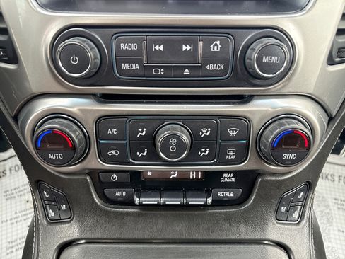 Used 2019 Chevrolet Suburban Premier w/ Premier Plus Edition AWD/4WD image 17