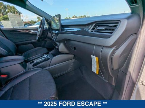 New 2025 Ford Escape ST-Line w/ Tech Pack #1 image 20