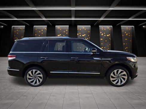 Certified 2022 Lincoln Navigator Reserve image 3